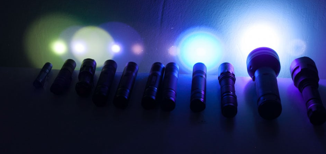 UV 10 Visible with Ultraviolet Black Light